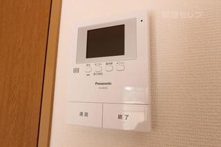 来客の顔を確認出来るので安心ですね。