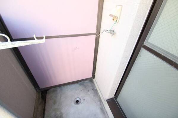 室外洗濯機置場