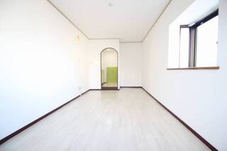明るい角部屋です。