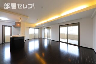 19帖の広々リビング
