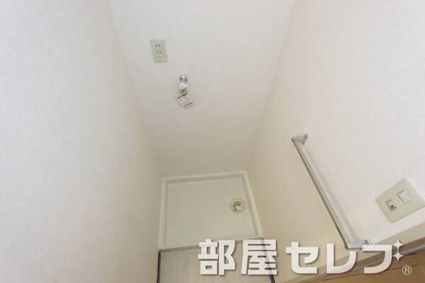 洗濯機置き場はこちらへ。