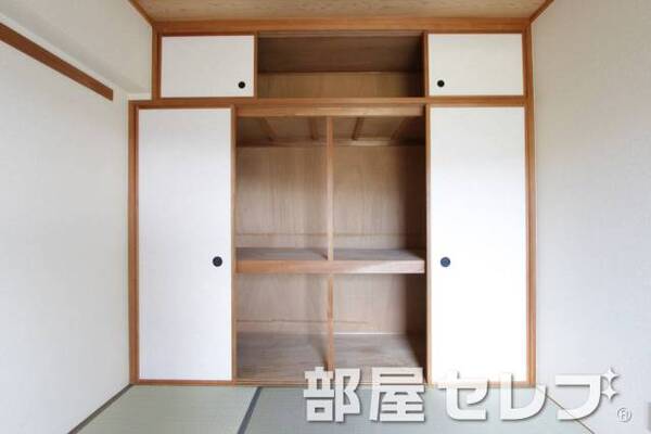 各部屋に収納あり。
