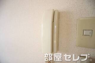 インターホンで来客時も確認できます。（イメージ写真）
