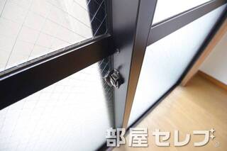 網ガラス。