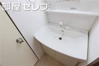 奥行きのある収納。