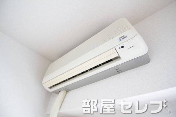 冷暖房エアコン。