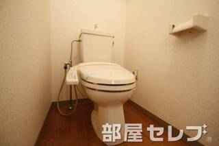 温水洗浄機能付きです。