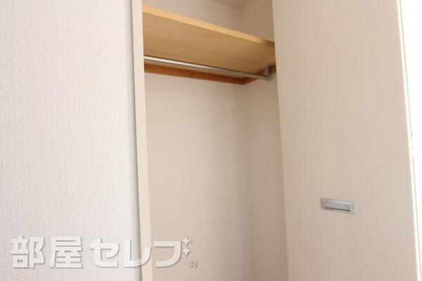 お洋服をたくさんしまえますよ