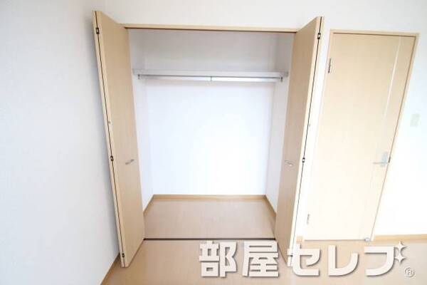 収納奥行きバッチリ。