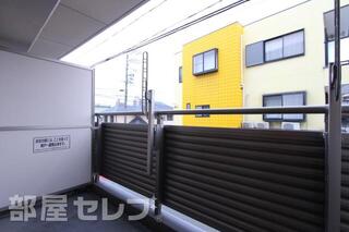 奥行きのあるベランダです。