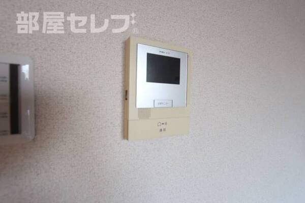テレビモニターフォンつき。