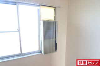 ウィンドウエアコン残地物