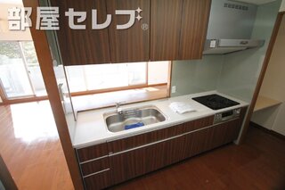 オートロック完備。