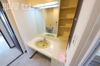 ゆったりとした収納です。