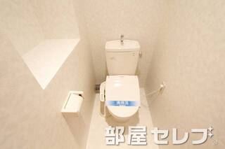 ウォシュレット付きのお手洗いです。