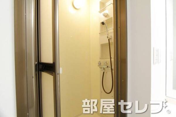シャワールーム。