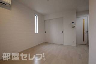 ※105号室の建築中の写真です。