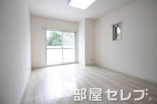 白を基調にしたお部屋です。