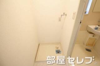 洗濯機置き場はこちらへ。