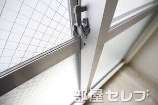 網ガラス。