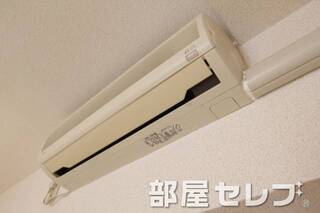 冷暖房エアコン。