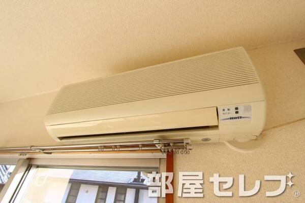 寒い日、暑い日も安心　エアコン付きです