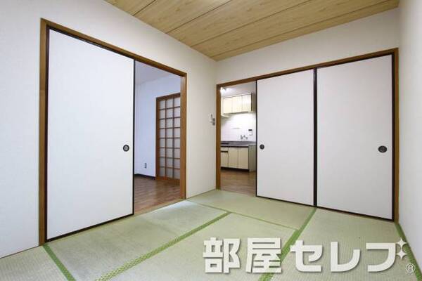 南向きの和室です　落ち着いた雰囲気です