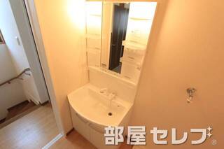きれいな洗髪洗面化粧台です。（207コピー）