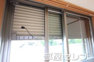 防犯シャッターです。2階ですが、より安心です。（207コピー）