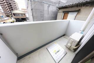 広く使える南向きのバルコニーです