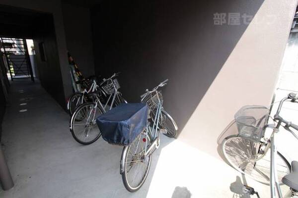※301号室内装写真参照
