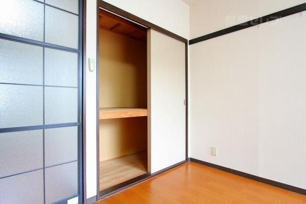 ゆったりとした収納です。