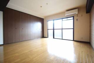 広々したお部屋で生活しやすいですね。