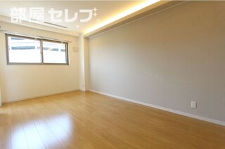 エントランスのオートロックと連動しています。