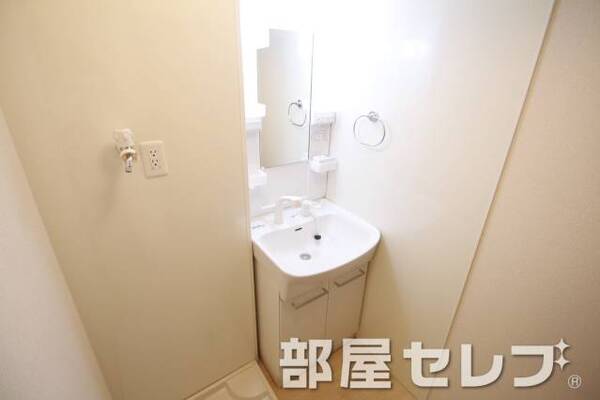 洗髪洗面化粧台。