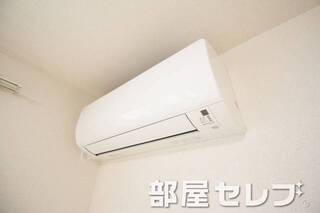 冷暖房エアコン。
