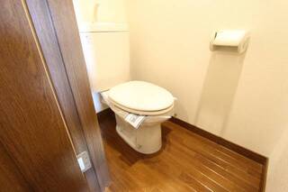 トイレは使いやすい個室です