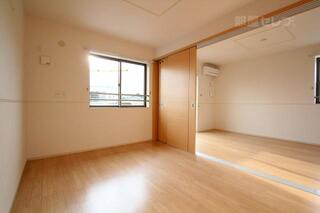 光の入る快適なお部屋です。
