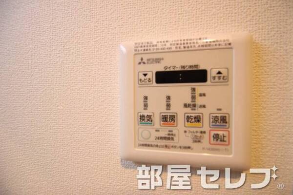 浴室乾燥機。