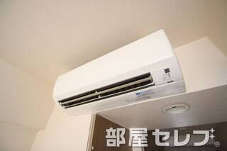 冷暖房エアコン。
