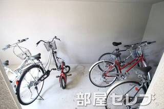 駐輪場。