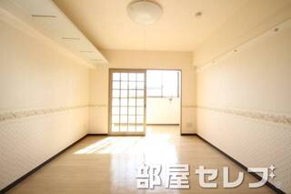 違う角度からの寝室。