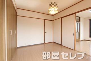 南側の洋室。