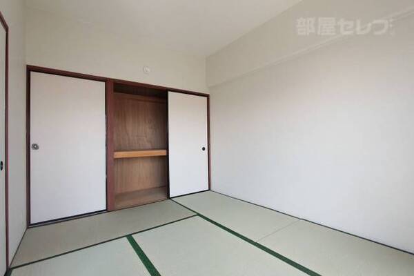 ゆったりとした収納です。