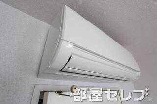 冷暖房エアコン。