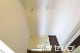 洗濯機置き場はこちらへ。