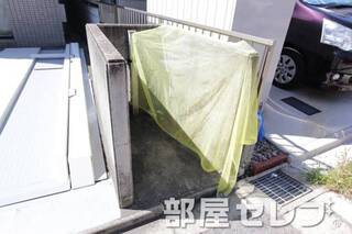 ゴミ置き場。