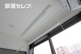 こちらも人気の室内物干し竿です