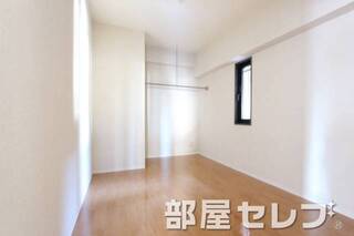 納戸約6帖あります。