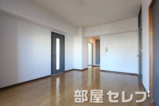 違う角度からのダイニングルーム。